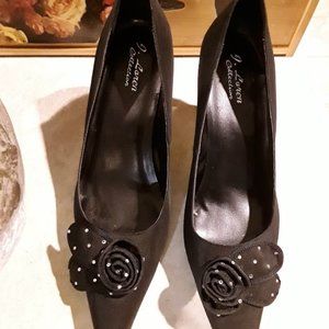 Cindy Larger women pump shoes Back rose ribbon